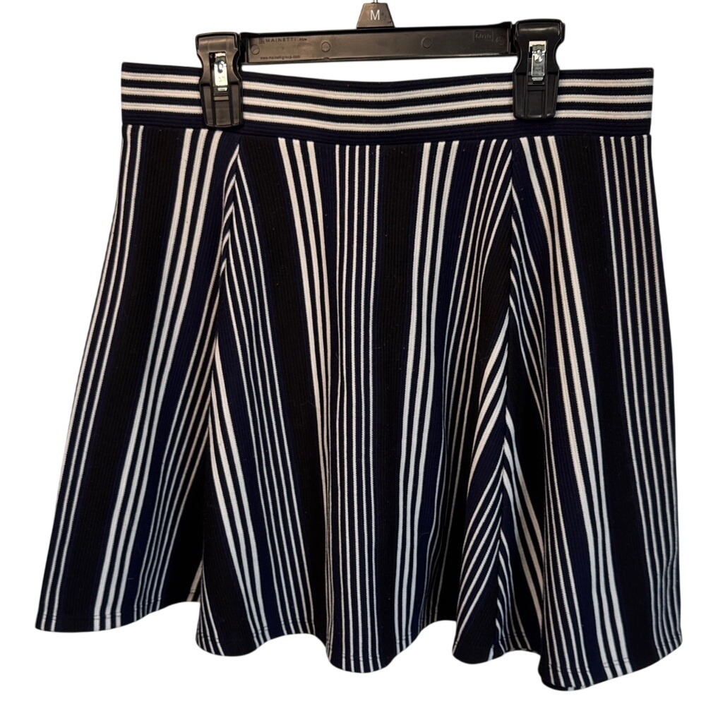 H&M Divided Black White Striped Skater Mini Skirt Textured Knit‎  Women's M